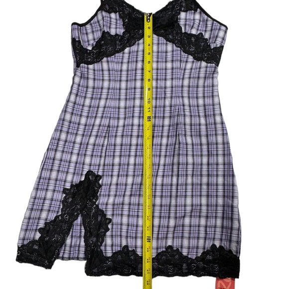 ROMWE size large NWT purple plaid design dress with black lace detailing. - Picture 4 of 10